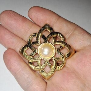 Goldtone Intricate Metalwork & Pearl Brooch